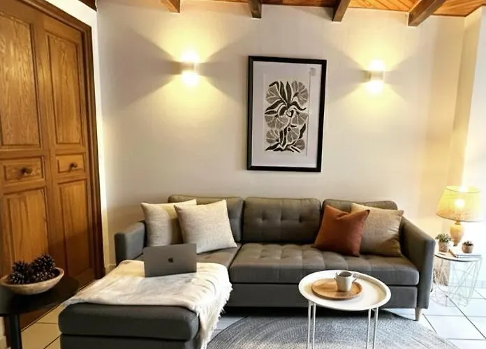 Maison De Village, Route Des Lacs 別荘