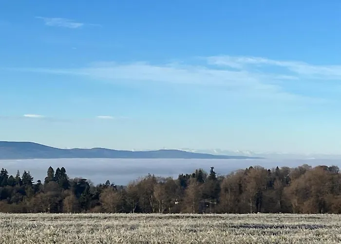 Maison De Village, Route Des Lacs 別荘